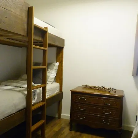 Holiday In Aux Jo Tes With Balcony בית נופש *